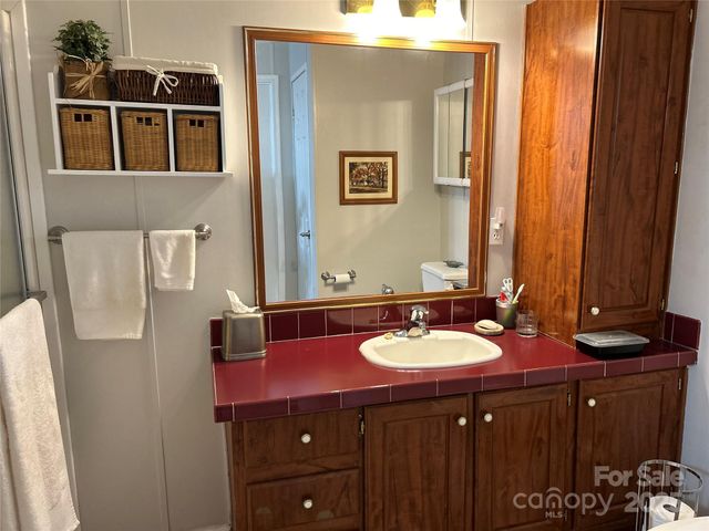 429 Riverwind Drive, Hendersonville, NC 28739