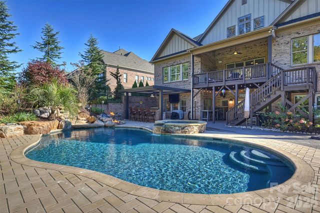 640 Winter Wheat Court, Weddington, NC 28104