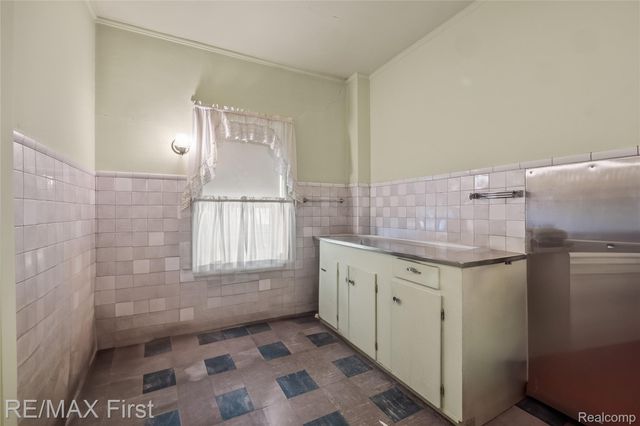 3065 Iroquois Street, Detroit, MI 48214