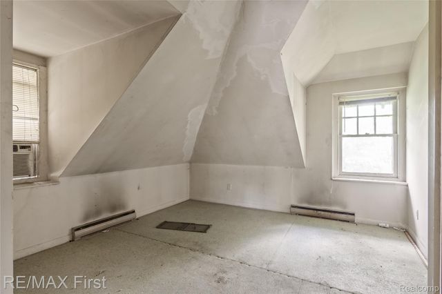 3065 Iroquois Street, Detroit, MI 48214