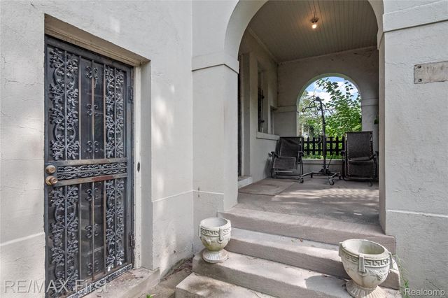 3065 Iroquois Street, Detroit, MI 48214