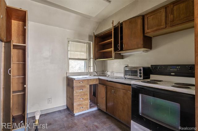 3065 Iroquois Street, Detroit, MI 48214