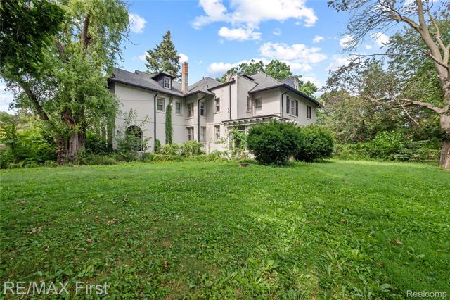 3065 Iroquois Street, Detroit, MI 48214