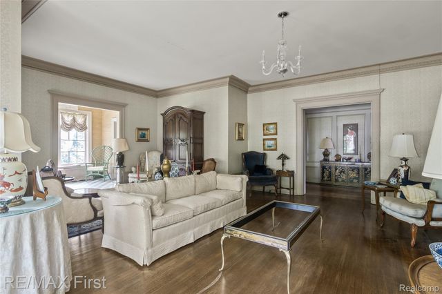 3065 Iroquois Street, Detroit, MI 48214