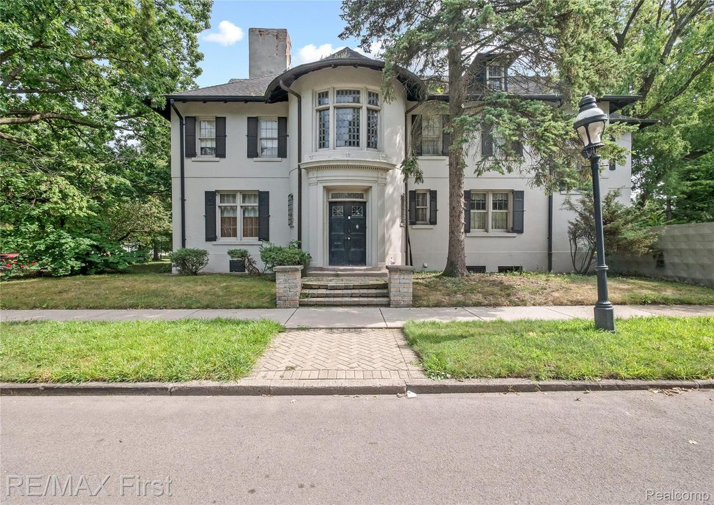 3065 Iroquois Street, Detroit, MI 48214