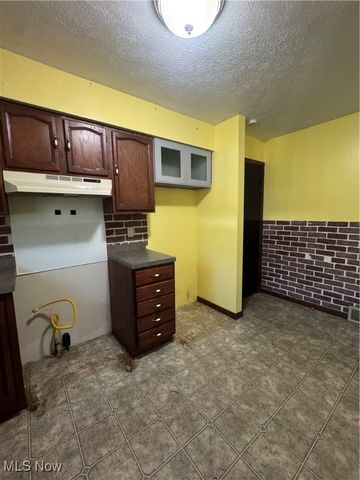 3241 Forest Drive, North Kingsville, OH 44030