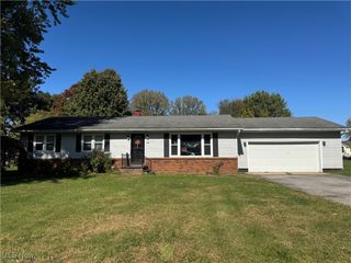 3241 Forest Drive, North Kingsville, OH 44030