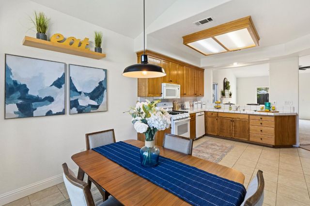 956 Pearwood Cir, Lodi, CA 95242