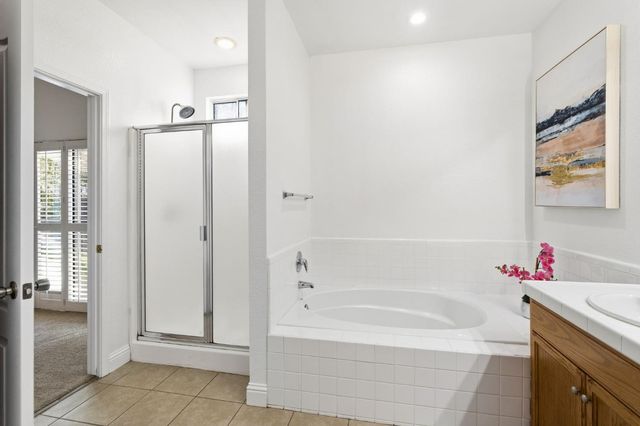 956 Pearwood Cir, Lodi, CA 95242