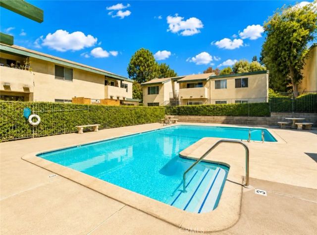 10636 Woodley 43, Granada Hills, CA 91344