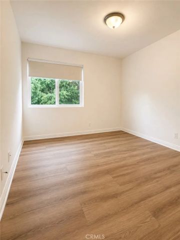 10636 Woodley 43, Granada Hills, CA 91344
