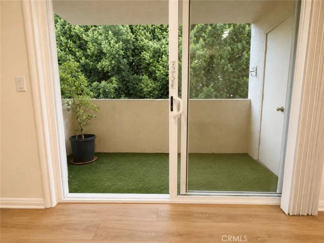 10636 Woodley 43, Granada Hills, CA 91344