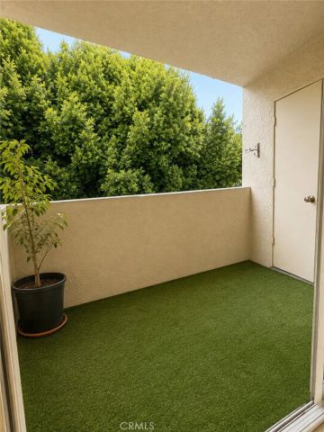10636 Woodley 43, Granada Hills, CA 91344