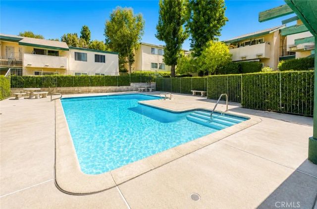 10636 Woodley 43, Granada Hills, CA 91344