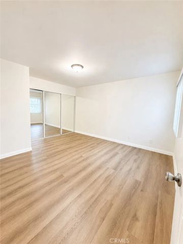 10636 Woodley 43, Granada Hills, CA 91344