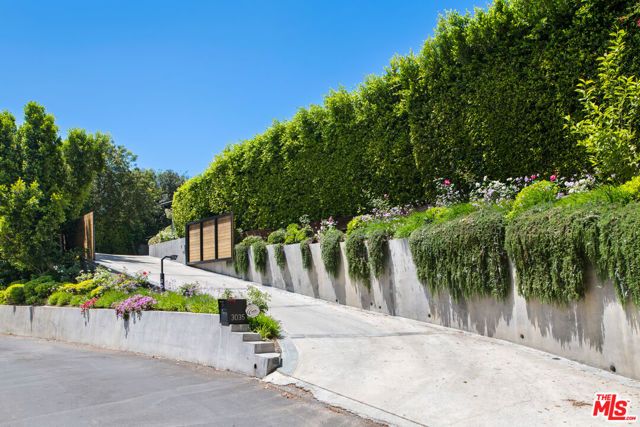 3035 Lake Glen Drive, Beverly Hills, CA 90210