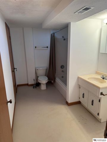 509 Pontiac Drive, Gretna, NE 68028