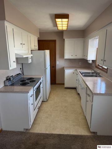 509 Pontiac Drive, Gretna, NE 68028