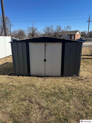 509 Pontiac Drive, Gretna, NE 68028