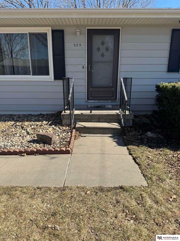 509 Pontiac Drive, Gretna, NE 68028