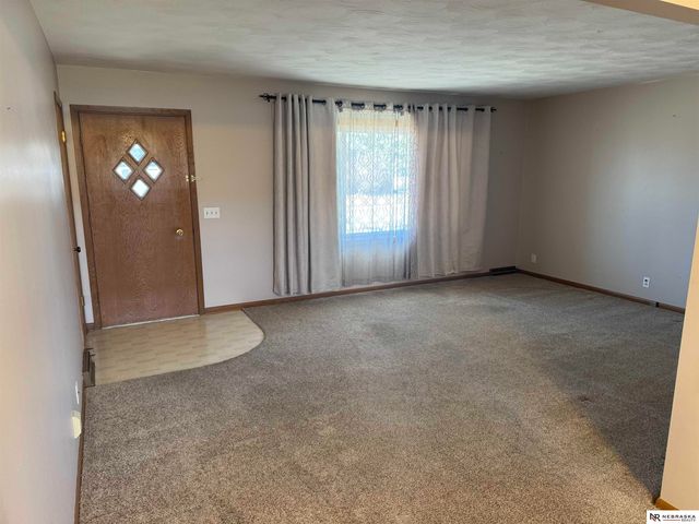 509 Pontiac Drive, Gretna, NE 68028