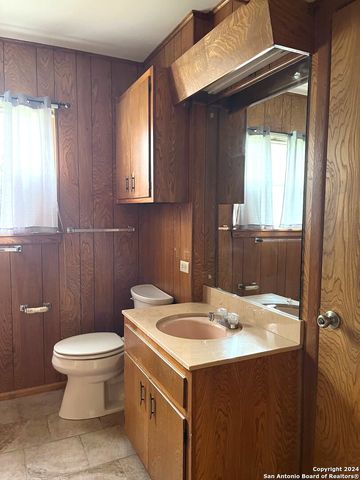 136 Valley Oak Dr, Schertz, TX 78154