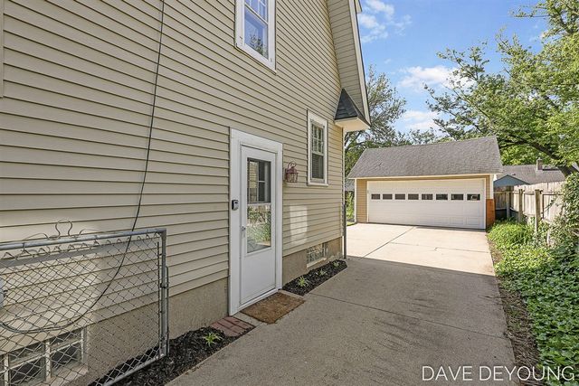 1134 Hoyt Street, Grand Rapids, MI 49507