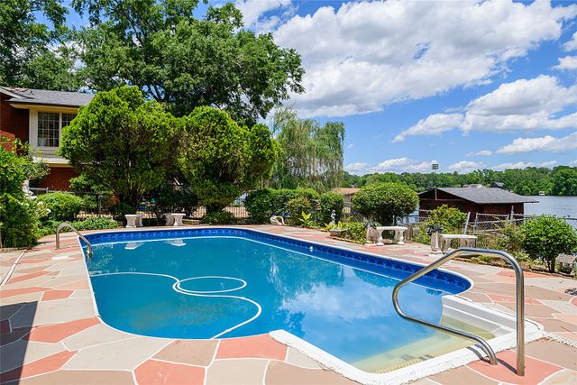 2415 Lakecrest Drive, Shreveport, LA 71109