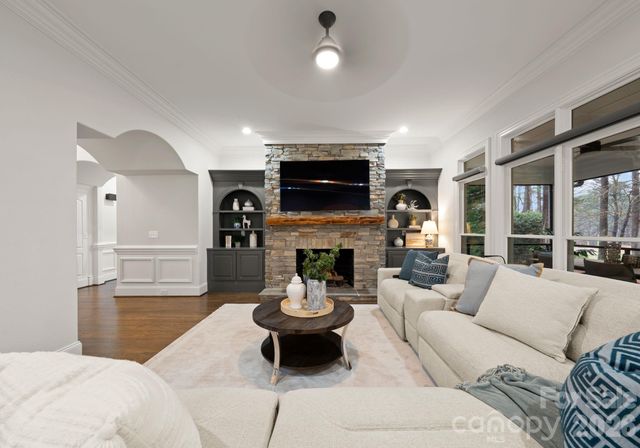 108 Great Point Drive, Mooresville, NC 28117