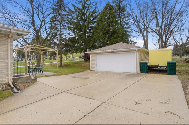 601 S Main STREET, Saukville, WI 53080