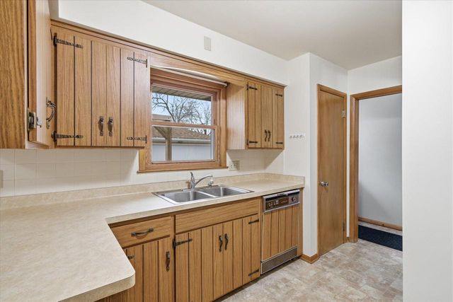 601 S Main STREET, Saukville, WI 53080