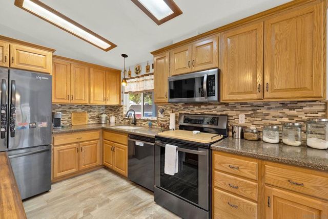 760 Lingel Dr, El Cajon, CA 92019