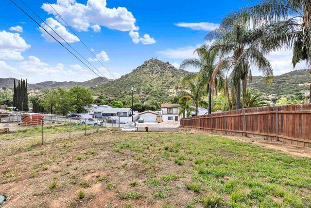 760 Lingel Dr, El Cajon, CA 92019