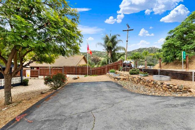 760 Lingel Dr, El Cajon, CA 92019