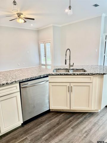 5807 Deauville St., Tyler, TX 75704