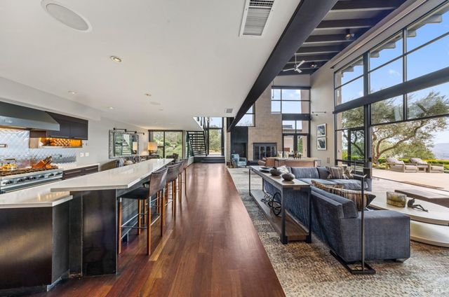 860 Meadowood Ln, St. Helena, CA 94574