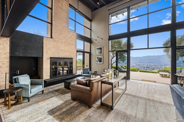 860 Meadowood Ln, St. Helena, CA 94574