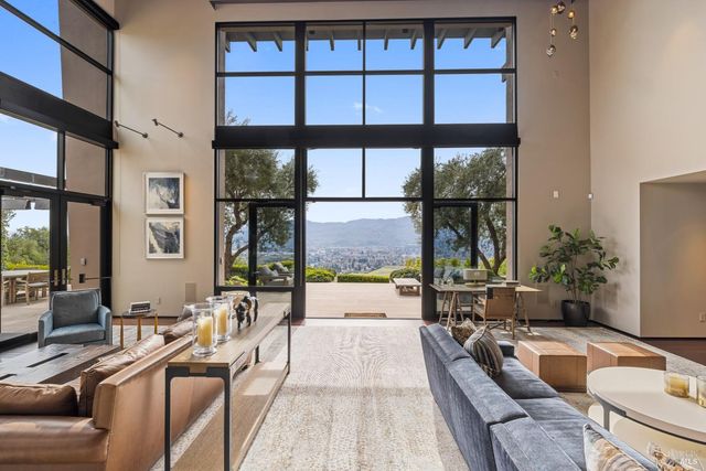 860 Meadowood Ln, St. Helena, CA 94574