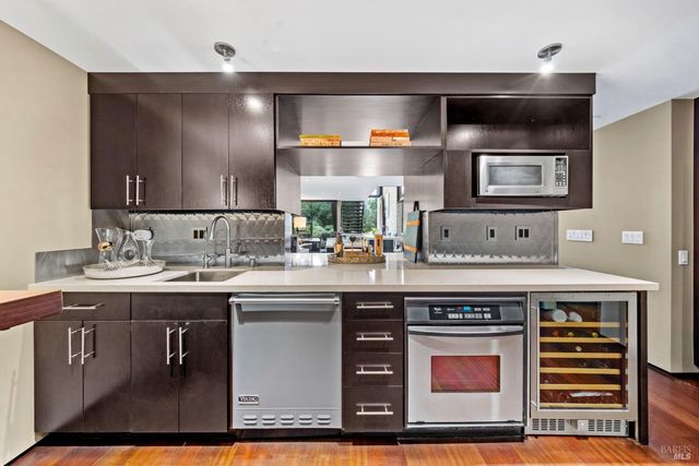 860 Meadowood Ln, St. Helena, CA 94574