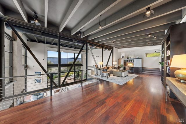 860 Meadowood Ln, St. Helena, CA 94574