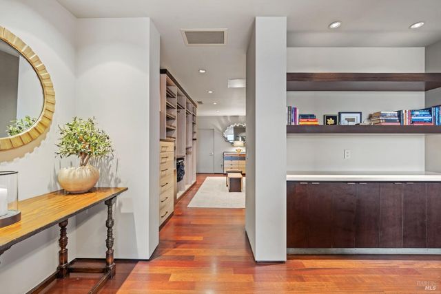 860 Meadowood Ln, St. Helena, CA 94574