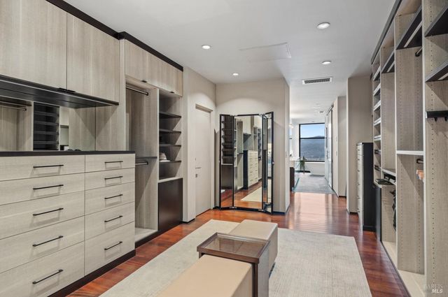 860 Meadowood Ln, St. Helena, CA 94574