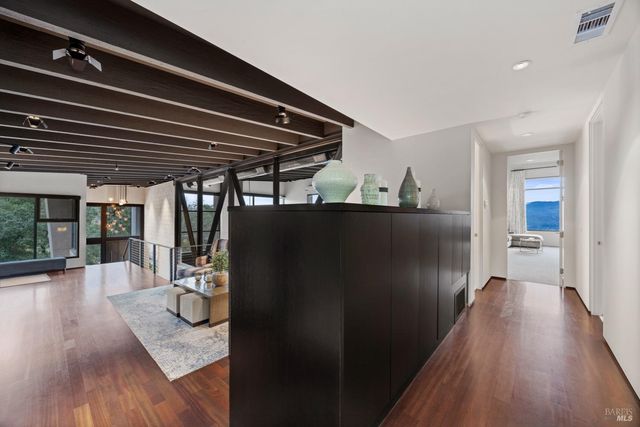 860 Meadowood Ln, St. Helena, CA 94574