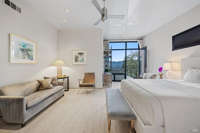 860 Meadowood Ln, St. Helena, CA 94574