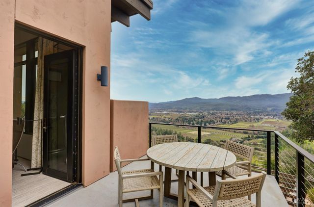 860 Meadowood Ln, St. Helena, CA 94574