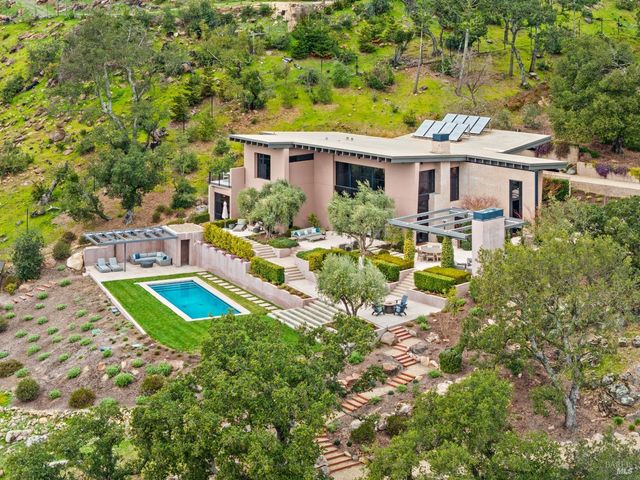 860 Meadowood Ln, St. Helena, CA 94574