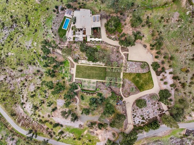 860 Meadowood Ln, St. Helena, CA 94574