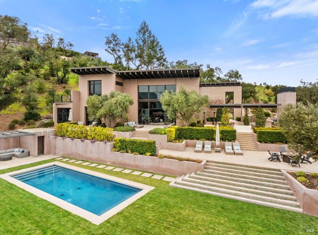 860 Meadowood Ln, St. Helena, CA 94574