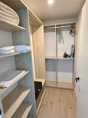 225 N Miami Ave 1604, Miami, FL 33128