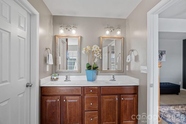 8117 Bridgegate Drive, Huntersville, NC 28078